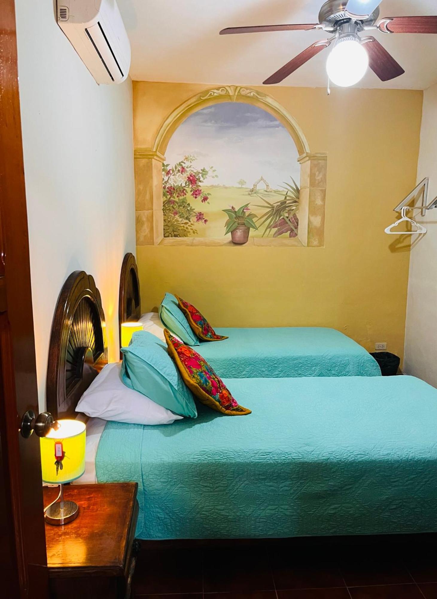 Bed and Breakfast Casa Tres Colibries Mérida Esterno foto